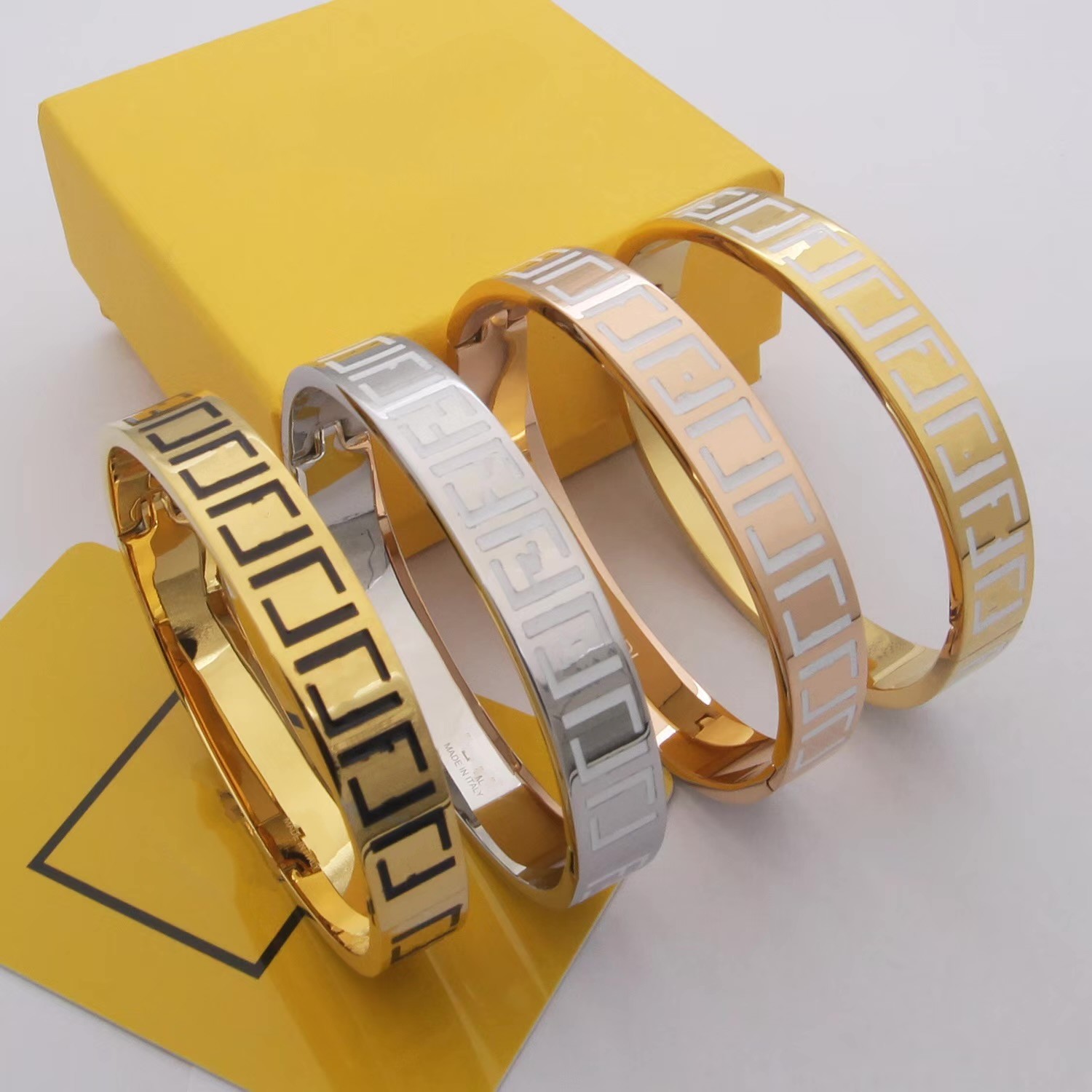 in Made italy wide 10mm large Bangle 18k Gold Rose Silver F Femme boys Letter white black Titanium Steel Bangles Vintage Love Bracelets For Women men Wholesale
in Made italy wide 10mm large Bangle 18k Gold Rose Silver F Femme boys Letter white black Titanium Steel Bangles Vintage Love Bracelets For Women men Wholesale