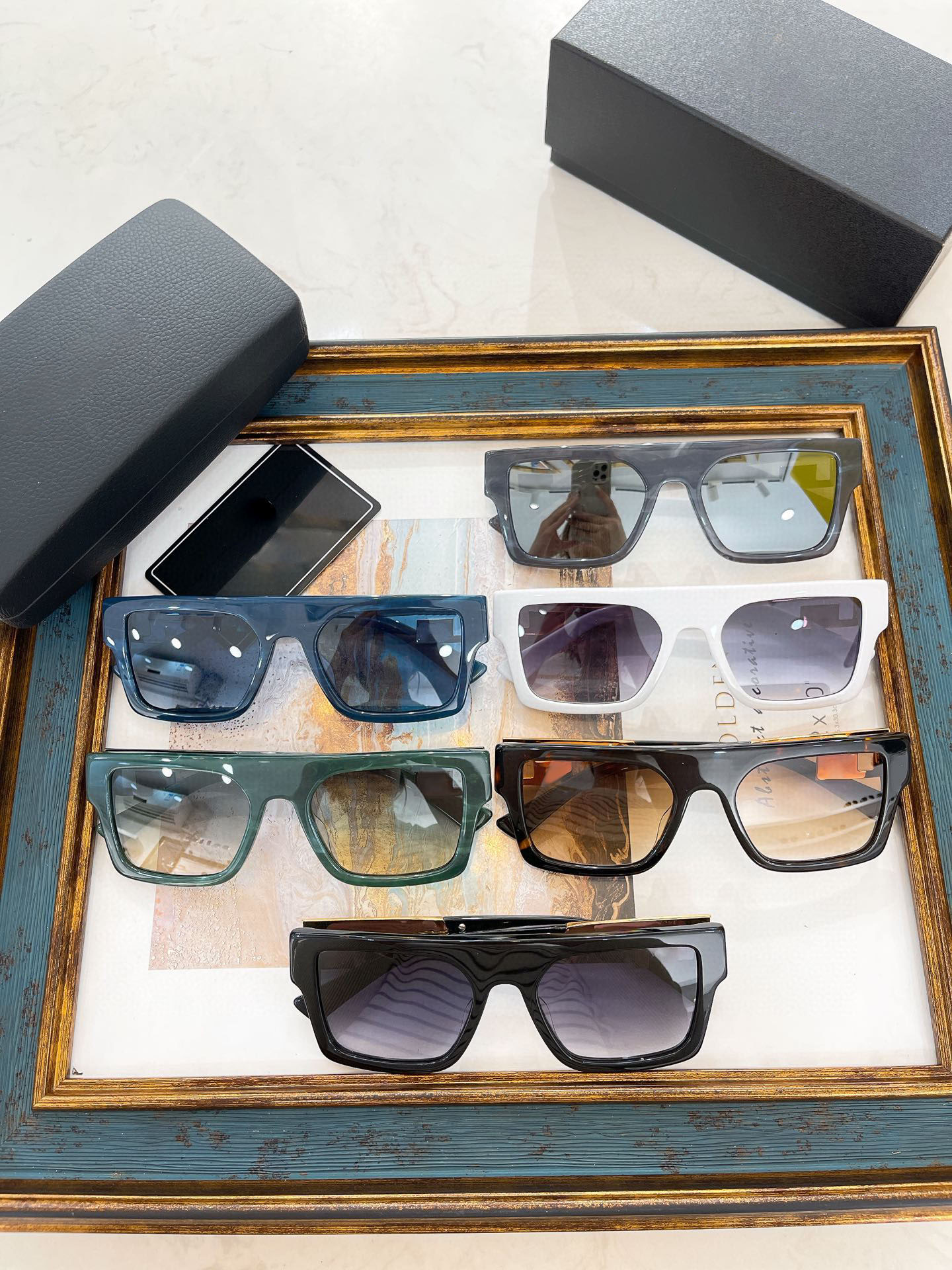 Men Sunglasses For Women Latest Selling Fashion Sun Glasses Mens Sunglass Gafas De Sol Glass UV400 Lens With Random Matching Box 4387
Men Sunglasses For Women Latest Selling Fashion Sun Glasses Mens Sunglass Gafas De Sol Glass UV400 Lens With Random Matching Box 4387