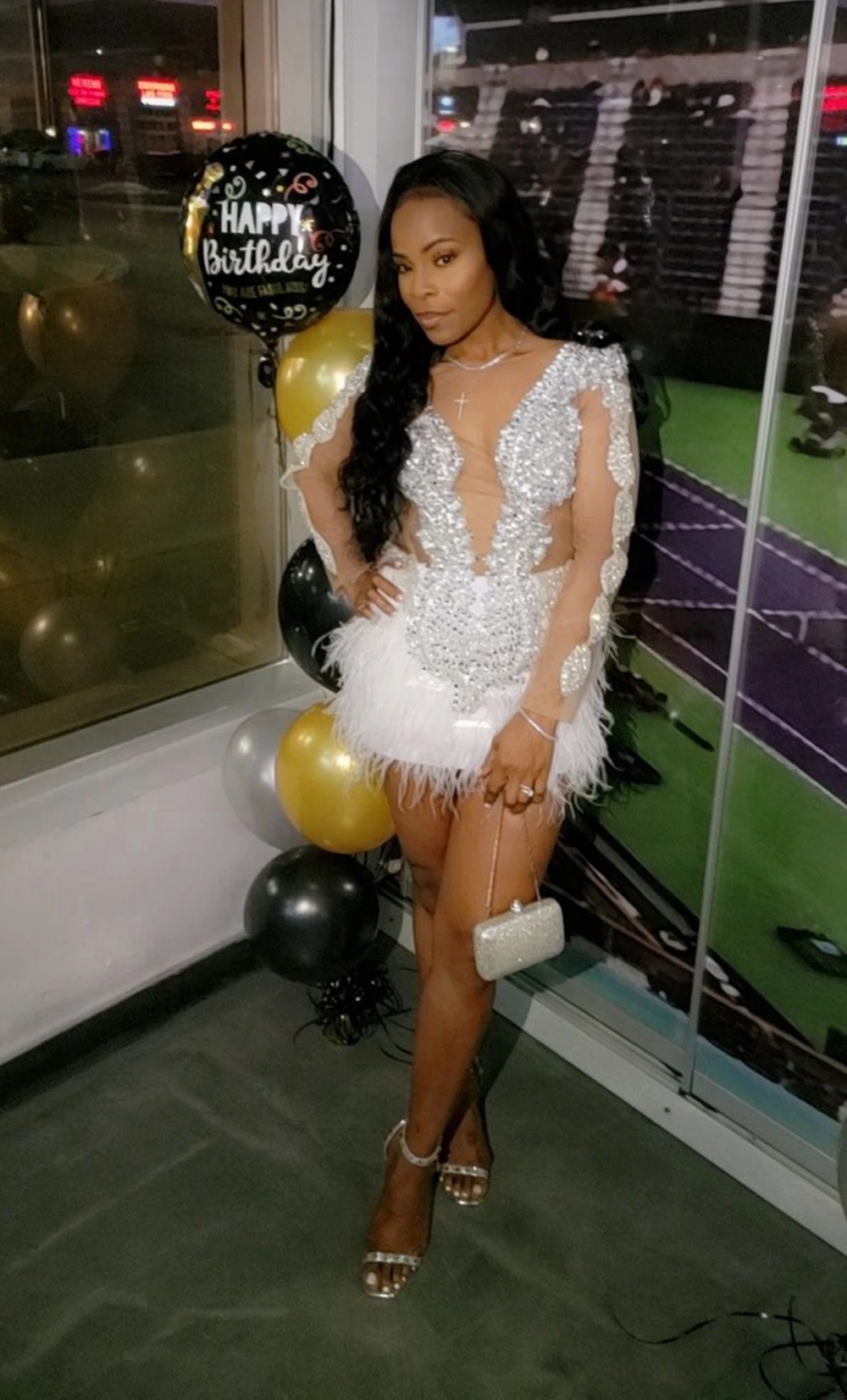 Sparkly Beaded White Crystals Feather Black Girls Short Prom Dresses Sheer Long Sleeve Birthday Party Gowns