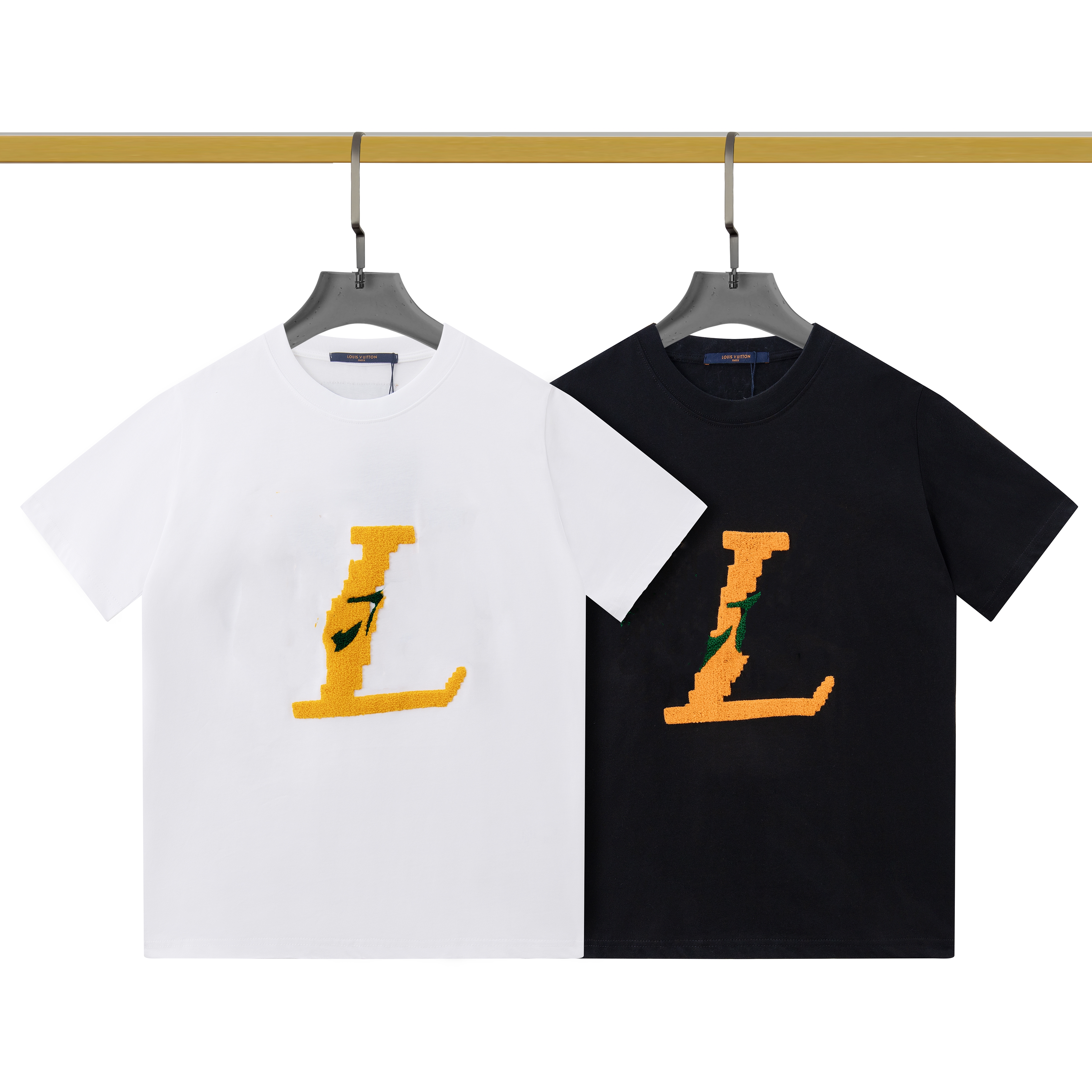 Designer of luxury T-shirt brand t shirt Clothing spray letter short sleeve spring summer tide men and women tee
Designer of luxury T-shirt brand t shirt Clothing spray letter short sleeve spring summer tide men and women tee