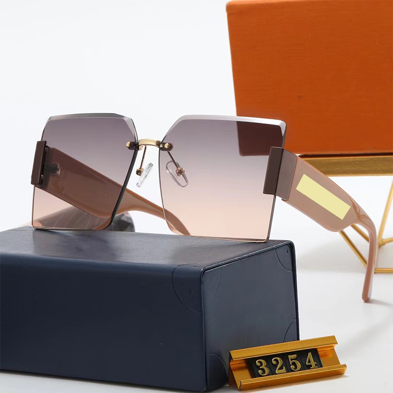 Luxury Sunglasses For Women with Letter Designer Brand Sun Glasses Women Men Unisex Traveling Sunglass Beach Adumbral
Luxury Sunglasses For Women with Letter Designer Brand Sun Glasses Women Men Unisex Traveling Sunglass Beach Adumbral