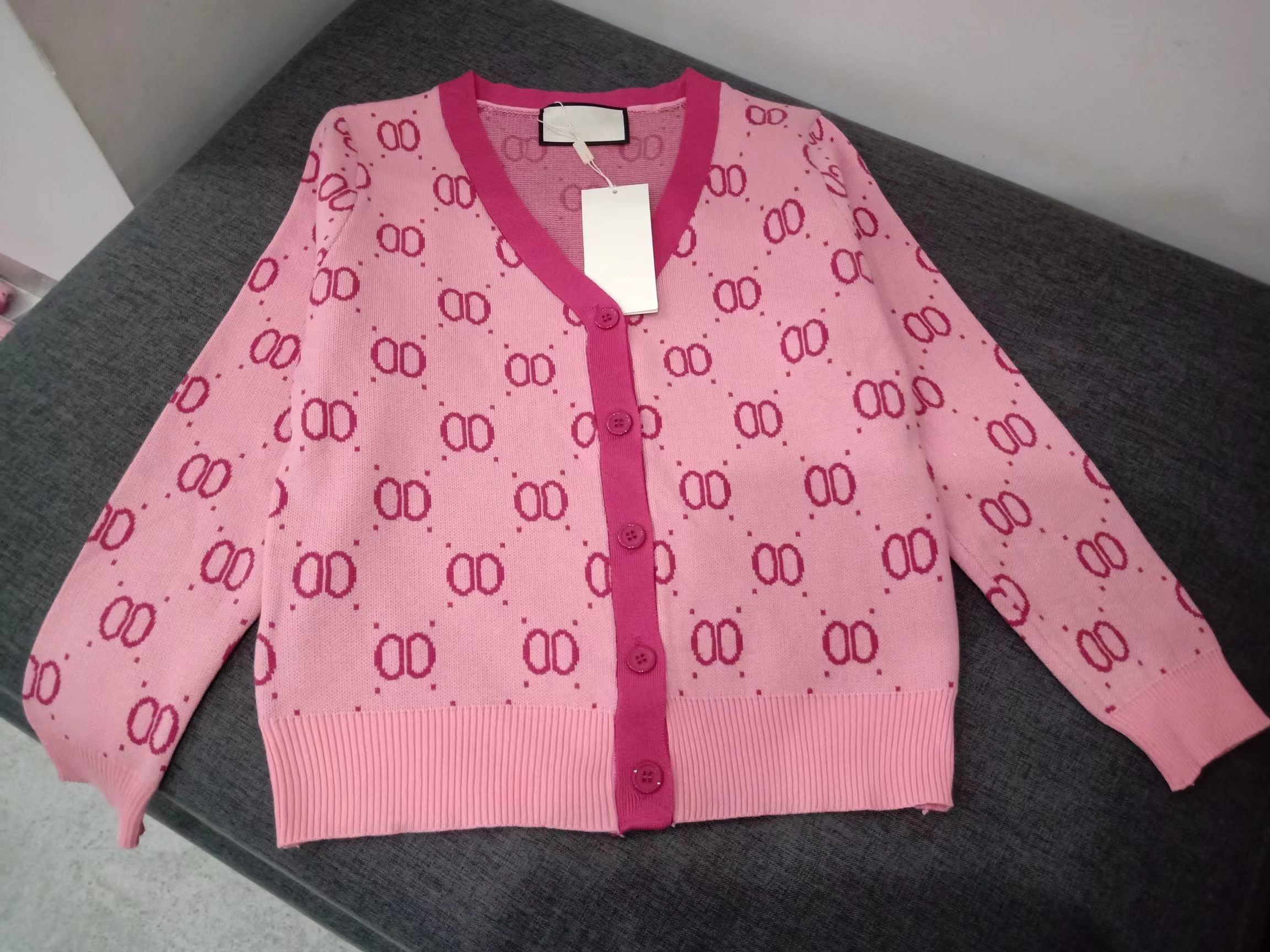 Women designer Sweater coats womens sweaters cardigan Knitwear jumpers jumper letter Print sweater Knitted Round neck long sleeve classic design pullover Knit, Khaki
Women designer Sweater coats womens sweaters cardigan Knitwear jumpers jumper letter Print sweater Knitted Round neck long sleeve classic design pullover Knit, Khaki