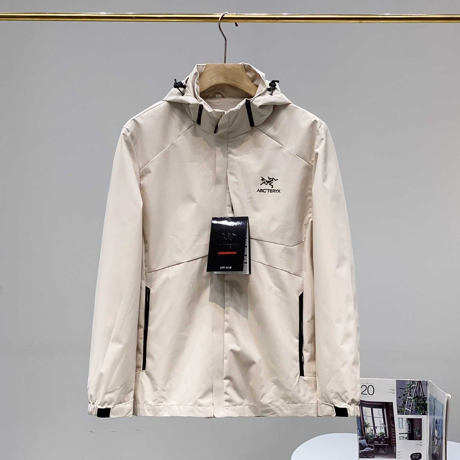 Arc'terys Outdoor Jackets Men's 2023 Hooded Casual Rushsuit Thin Jacket Solid QGIV, Beige
Arc'terys Outdoor Jackets Men's 2023 Hooded Casual Rushsuit Thin Jacket Solid QGIV, Beige