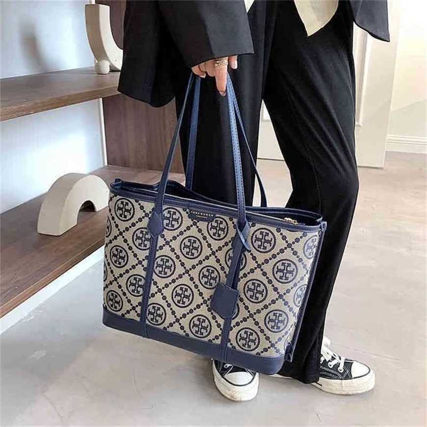 26% OFF Handbag High quality 2023 new bag Trend red same and Printed diagonal shopping, Picture color 
26% OFF Handbag High quality 2023 new bag Trend red same and Printed diagonal shopping, Picture color