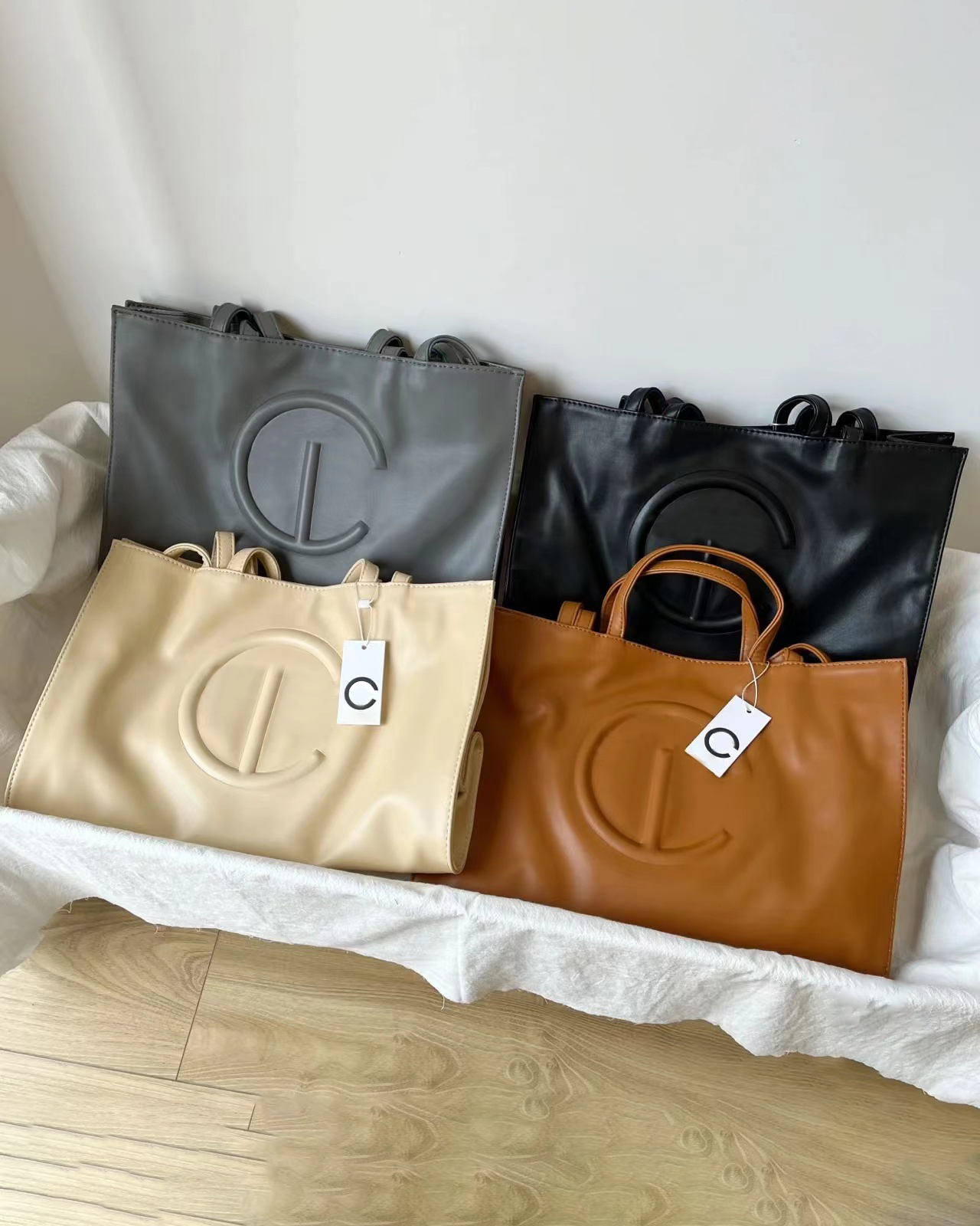 Fashion totes Shopping Bags travel Casual CrossBody womens men Luxurys Designers Genuine Leather tote bag Portable Luggage Wallets PU Shoulder hangbag purse Flap, Khaki
Fashion totes Shopping Bags travel Casual CrossBody womens men Luxurys Designers Genuine Leather tote bag Portable Luggage Wallets PU Shoulder hangbag purse Flap, Khaki