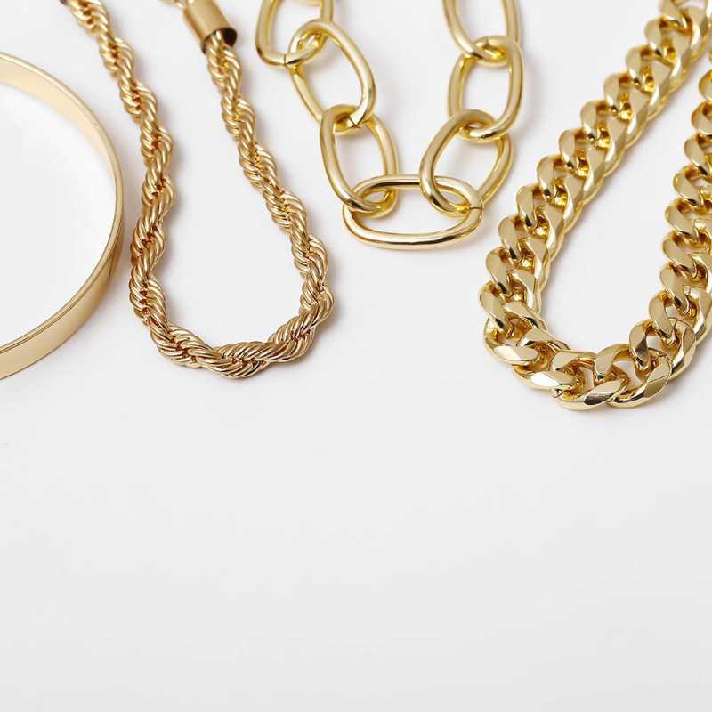Link Chain 2022 Fashion New Style Women's Jewelry Set Creative Twist Sequin Cuban Gold Bracelet For Women's Party Birthday Gift Jewelry G230