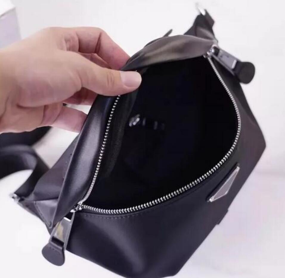 Luxury Designer Packs Bum Bag Women Men Triangle Bumbags Fashion Body Shoulder Waist Bags Temperament P Bum Cross Fanny Pack, Black
Luxury Designer Packs Bum Bag Women Men Triangle Bumbags Fashion Body Shoulder Waist Bags Temperament P Bum Cross Fanny Pack, Black