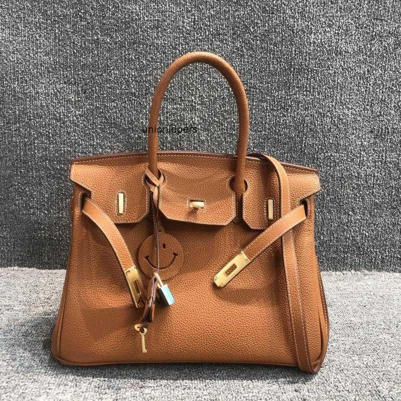 Designers Handbags Birkin Designer Bags Togo Cowhide Bag 2023 New Versatile First Layer Women's Portable One Shoulder Lock Buckle Medium and Ayw, 30cm wool white
Designers Handbags Birkin Designer Bags Togo Cowhide Bag 2023 New Versatile First Layer Women's Portable One Shoulder Lock Buckle Medium and Ayw, 30cm wool white