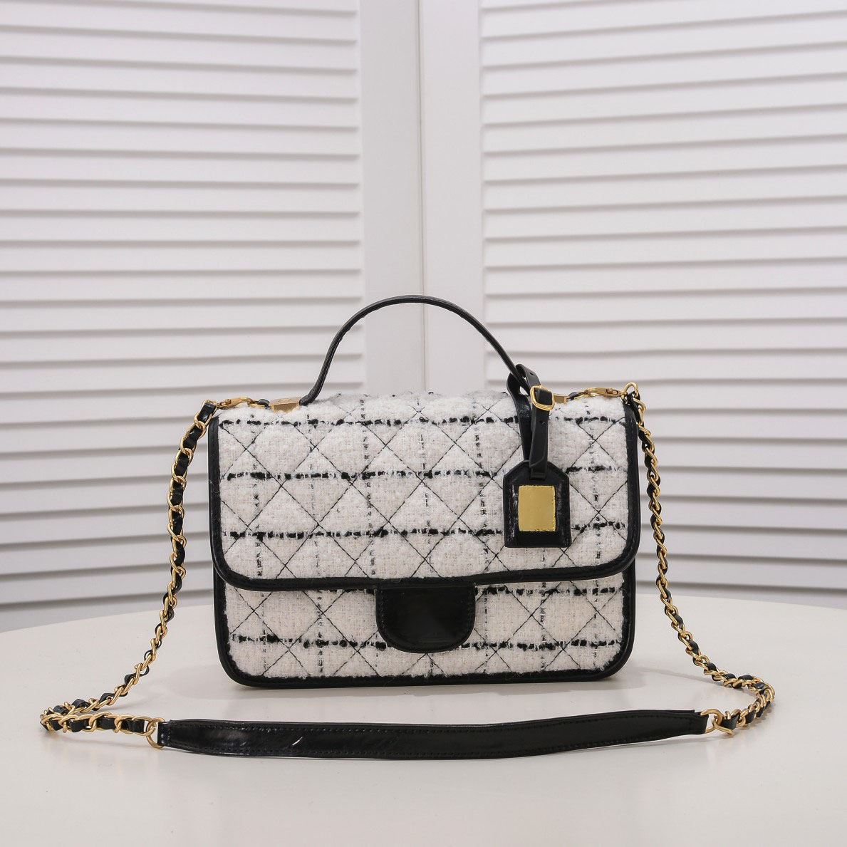 CHANnEL BAG 22K 2023 model checked wool C small square bag wool chain handbag hardware chain wear leather strip trim handbag crossbody bag shoulder bag, Black
CHANnEL BAG 22K 2023 model checked wool C small square bag wool chain handbag hardware chain wear leather strip trim handbag crossbody bag shoulder bag, Black