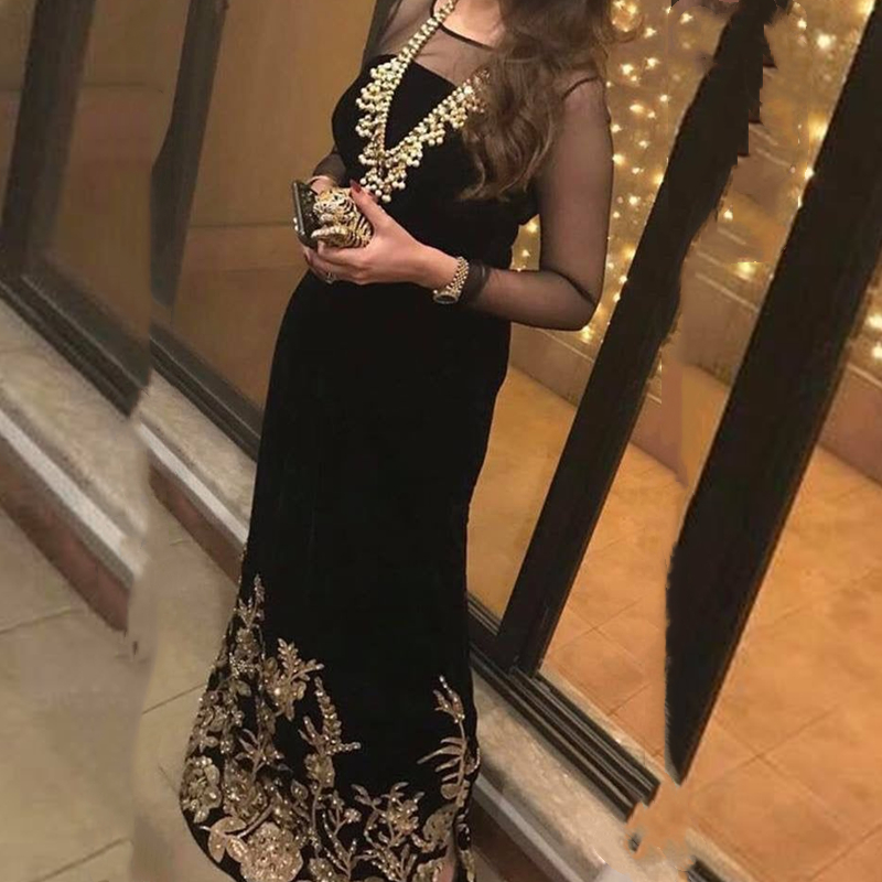 Elegant Long Sleeves Straight Prom Dresses Sheer Long Sleeves Gold Lace Applique Beaded Floor Length Formal Evening Gowns Crew Neck Velvet Special Occ