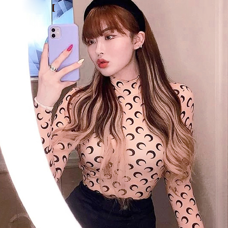 Moon Print Women T-Shirt Slim Ice Silk Bottoming Shirt Summer Turtleneck Long Sleeve Tops Female Fashion Tees, Beige black
Moon Print Women T-Shirt Slim Ice Silk Bottoming Shirt Summer Turtleneck Long Sleeve Tops Female Fashion Tees, Beige black