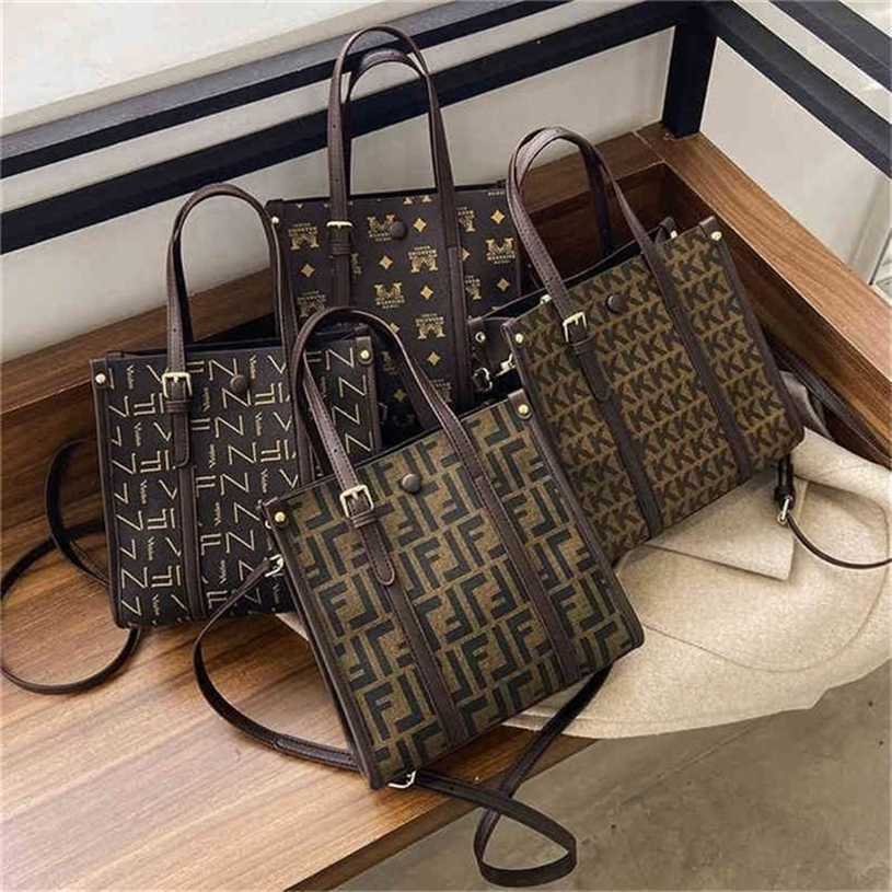 12% OFF Handbag High quality 2023 new bag printed classic trend hand business, F-shaped coffee
12% OFF Handbag High quality 2023 new bag printed classic trend hand business, F-shaped coffee
