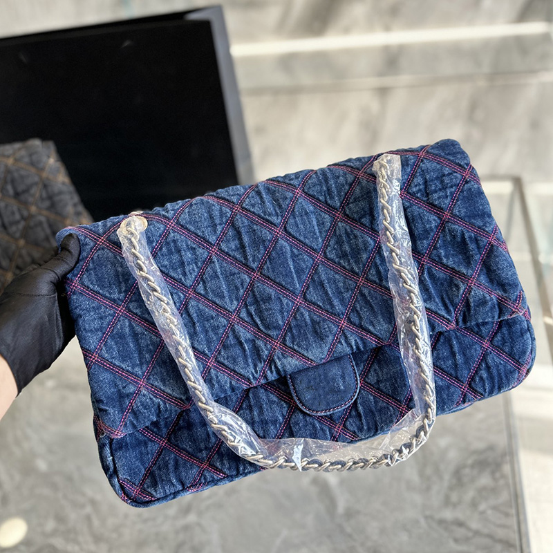 Womens Vintage Maxi XXL Denim Bicolore Quilted Bags Blue Grey Aged Silver Metal Hardware Matelasse Chain Crossbody Shoulder Luxury Designer Handbags 39X20CM, Box
Womens Vintage Maxi XXL Denim Bicolore Quilted Bags Blue Grey Aged Silver Metal Hardware Matelasse Chain Crossbody Shoulder Luxury Designer Handbags 39X20CM, Box