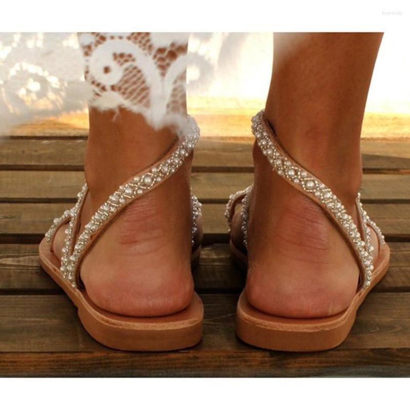 2025 S Fashion Designer Sandals Summer Flat Sweet Boho Pearl Decoration Women Beach Sand Holiday Shoes Leather Flats