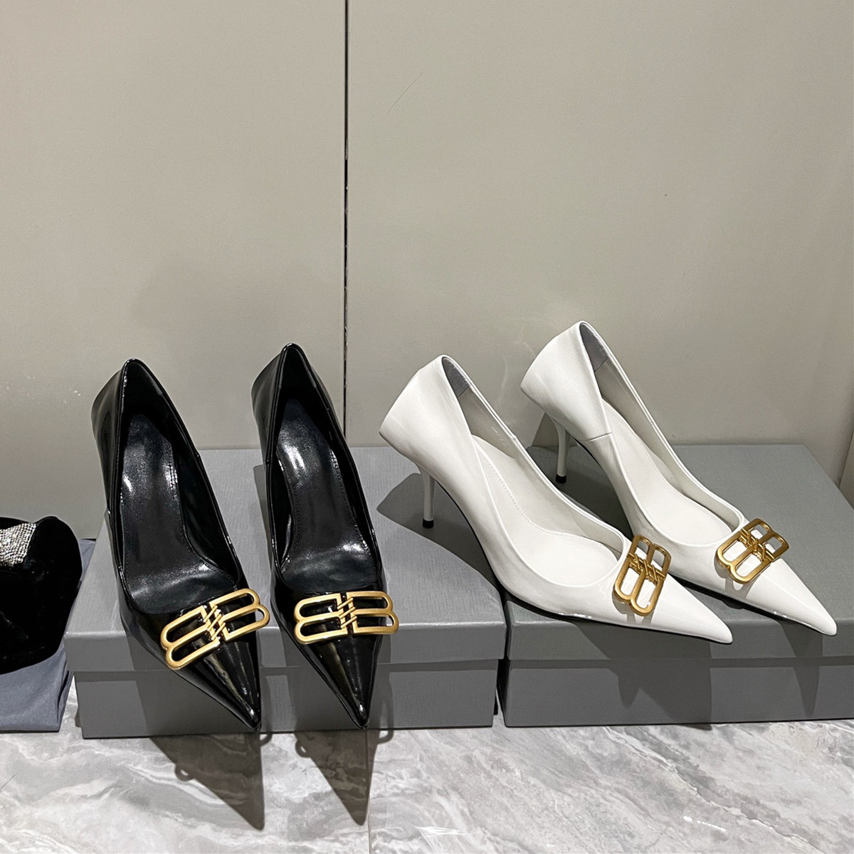 Pointed high-heeled formal shoes leather single shoes cow leather upper sheepskin lining fashion butterfly shape hardware buckle high-end comfortable women's shoes, White
Pointed high-heeled formal shoes leather single shoes cow leather upper sheepskin lining fashion butterfly shape hardware buckle high-end comfortable women's shoes, White