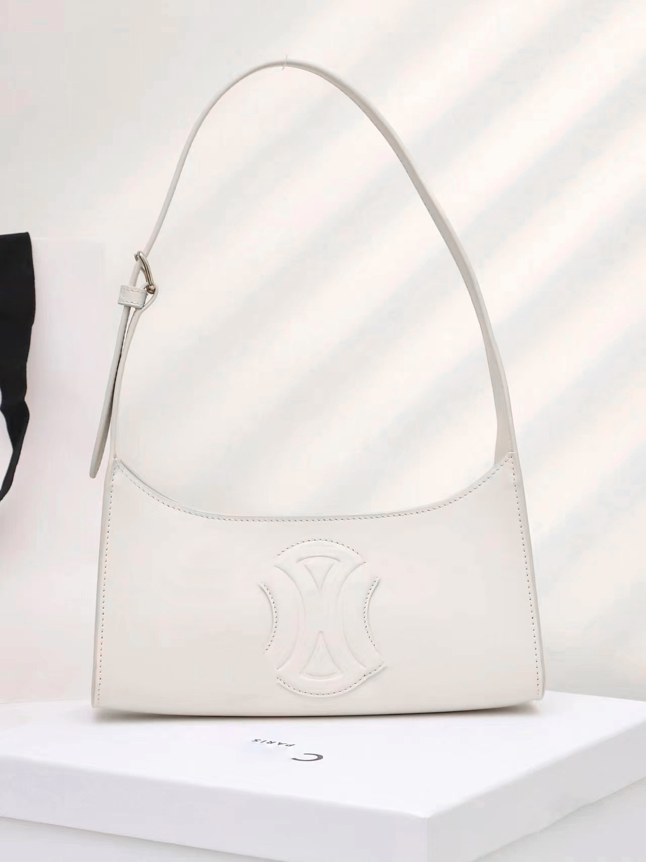 famous original Shoulder Bags totes hobo cross body 5A quality Women's men wallets Luxury Designer fashion travel Clutch Genuine leather Bag pockets handbag strap, Red
famous original Shoulder Bags totes hobo cross body 5A quality Women's men wallets Luxury Designer fashion travel Clutch Genuine leather Bag pockets handbag strap, Red