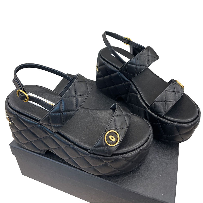 Classic Lambskin Womens Sandals Platform Wedge Heels 3cm/7.5cm Round Toes Slingbacks Buckle Strap Designer Hardware Matelasse Quilted Texture Outdoor Beach Shoes
Classic Lambskin Womens Sandals Platform Wedge Heels 3cm/7.5cm Round Toes Slingbacks Buckle Strap Designer Hardware Matelasse Quilted Texture Outdoor Beach Shoes