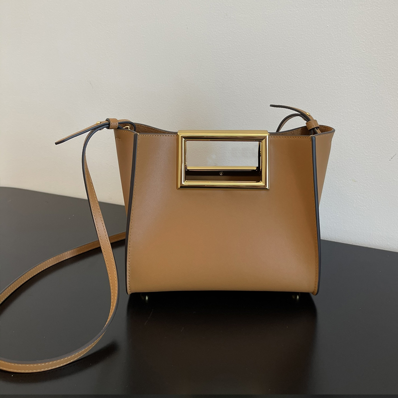 Fashion womens mens snapshot High texture ladies bag Handbag Famous Camera designer Small Crossbody purse mini small Women Shoulder Bags20x9x17cm
Fashion womens mens snapshot High texture ladies bag Handbag Famous Camera designer Small Crossbody purse mini small Women Shoulder Bags20x9x17cm
