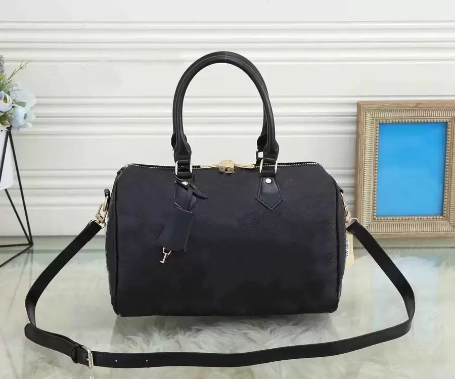 Women Speedy bag Classic Luxurys Designers Fashion women Pillow bag Shoulder Bags Lady Totes messenger handbags With Key Lock Shoulder Strap Dust Bag, Black
Women Speedy bag Classic Luxurys Designers Fashion women Pillow bag Shoulder Bags Lady Totes messenger handbags With Key Lock Shoulder Strap Dust Bag, Black