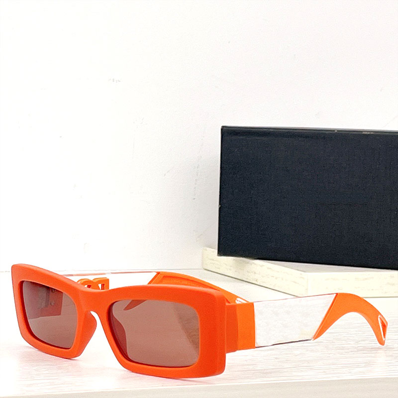 Fashion super girl style plus DG 6173 sunglasses low-key face shape UV400 radiation proof full frame with rhinodiamonds sunglasses neubau eyewear
Fashion super girl style plus DG 6173 sunglasses low-key face shape UV400 radiation proof full frame with rhinodiamonds sunglasses neubau eyewear