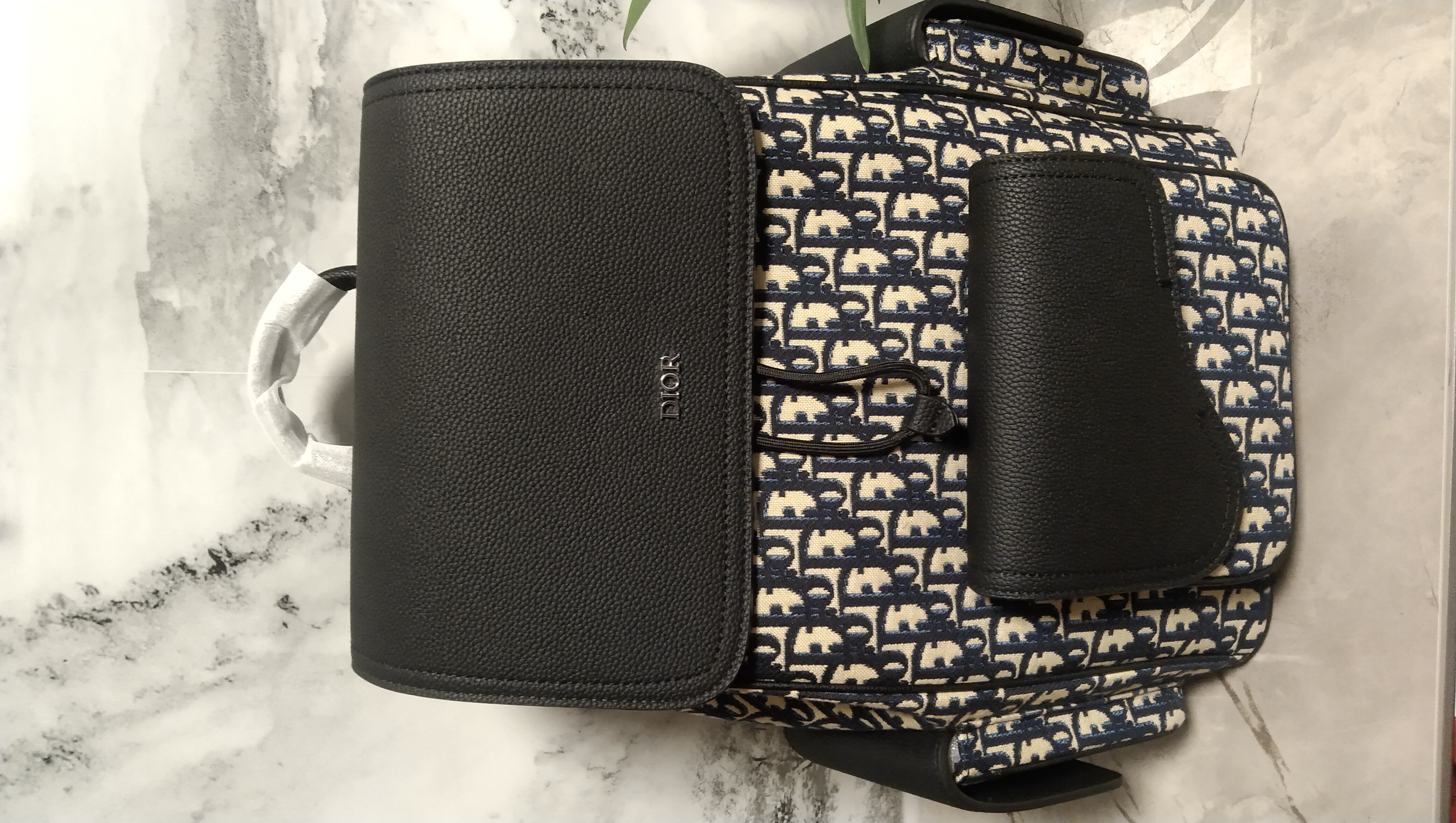 Men and women high-capacity backpacks nylon printed saddle bag luxury classic assorted outdoor leisure travel inner compartment size 30x 40cm.
Men and women high-capacity backpacks nylon printed saddle bag luxury classic assorted outdoor leisure travel inner compartment size 30x 40cm.