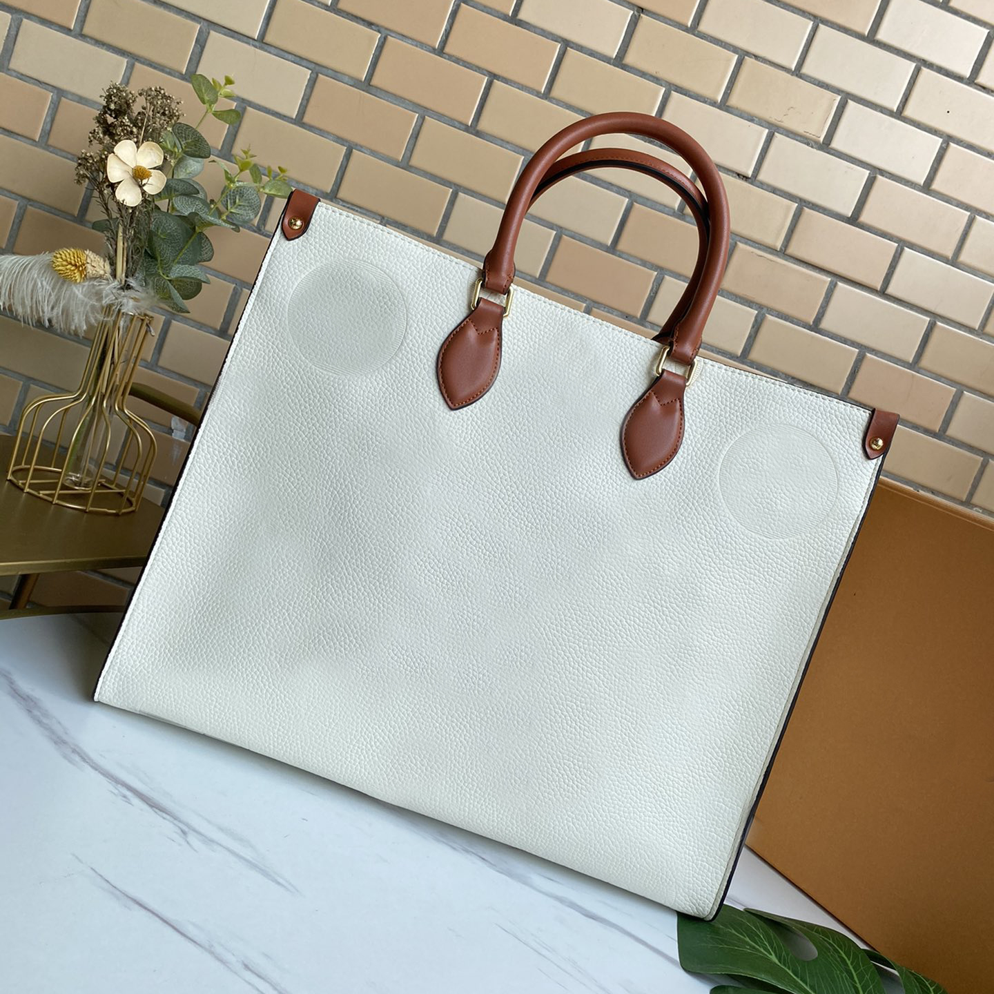 7A on The Go Bags Designer Totes Genuine Leather Embossing Solid Women Handbags Double Handle, White
7A on The Go Bags Designer Totes Genuine Leather Embossing Solid Women Handbags Double Handle, White