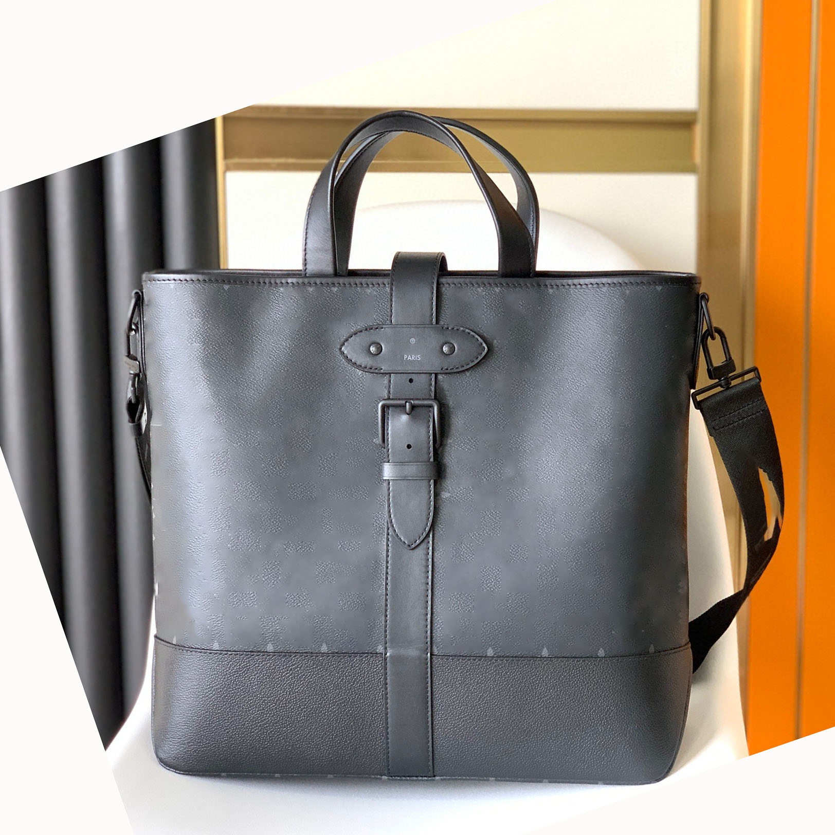 Designer men tote bag Women Totes Handbags Bags Shoulder Clutches Backpacks Pouches Wallets big tote bag leather backpack purse Postman bag Men's briefcase, Nothing 
Designer men tote bag Women Totes Handbags Bags Shoulder Clutches Backpacks Pouches Wallets big tote bag leather backpack purse Postman bag Men's briefcase, Nothing