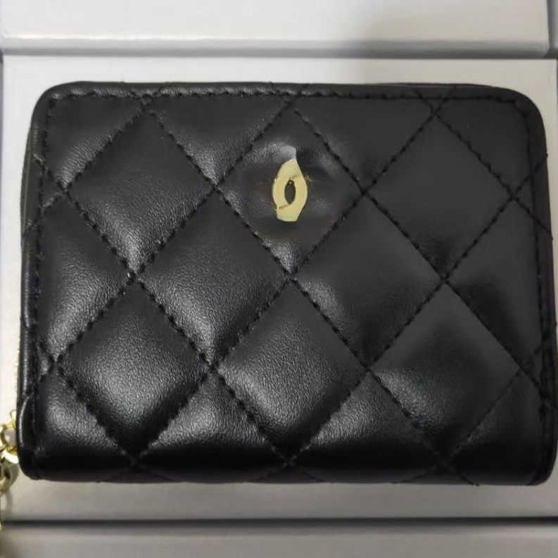 Brand Designer Change Purse Card pack Handbag 2023 New Fashion brand coins bags Classic Short Style Organ Cards Bag Purses Factory Direct Sale, Gold
Brand Designer Change Purse Card pack Handbag 2023 New Fashion brand coins bags Classic Short Style Organ Cards Bag Purses Factory Direct Sale, Gold
