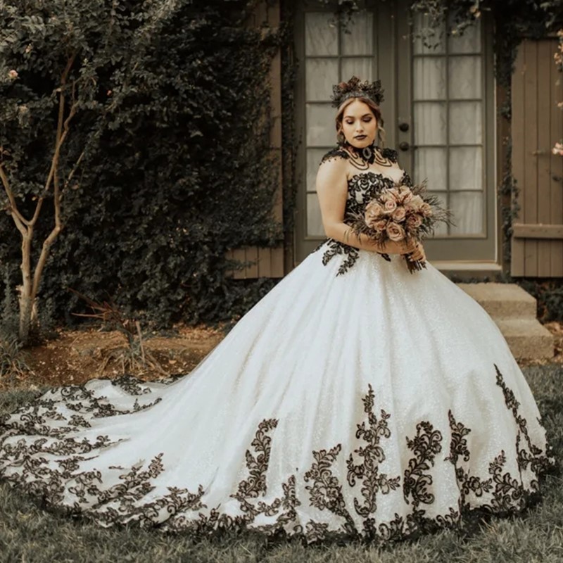 2023 Glamorous Lace Ball Gown Weeding Dresses high neck Appliqued Bridal Gowns Plus Size Backless Sweep Train Wedding Dress