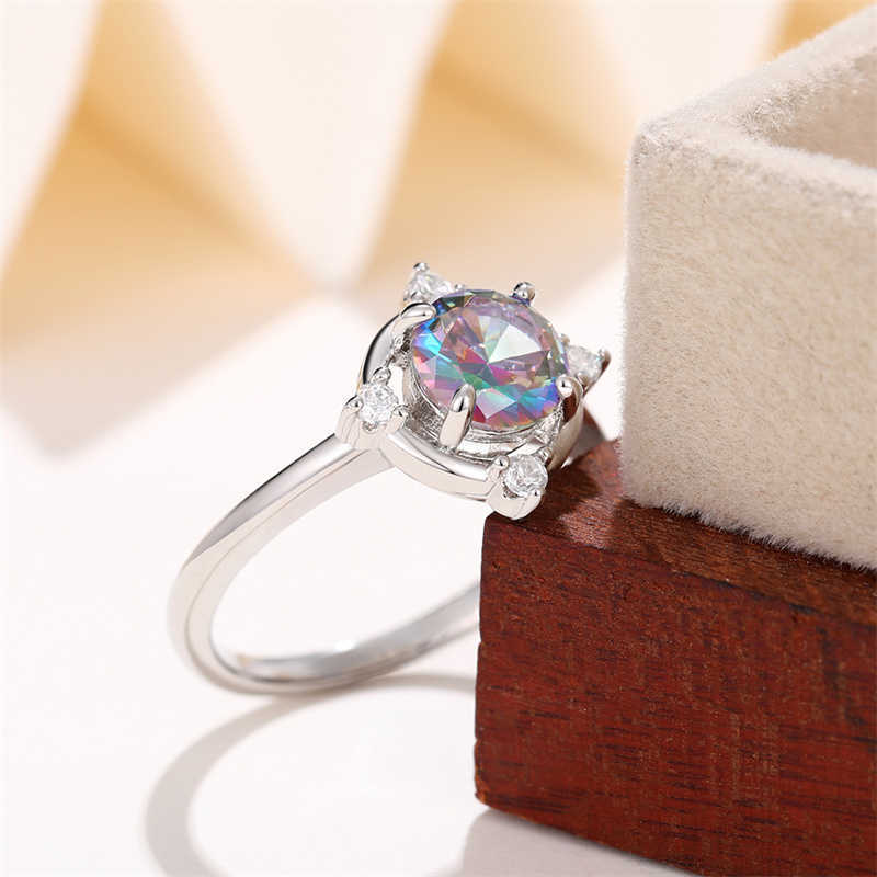Solitaire Ring Huitan Funny Colored Cubic Zirconia Round Rings for Women Exquisite Finger Accessories Party Birthday Gift New Fashion Jewelry Y2302