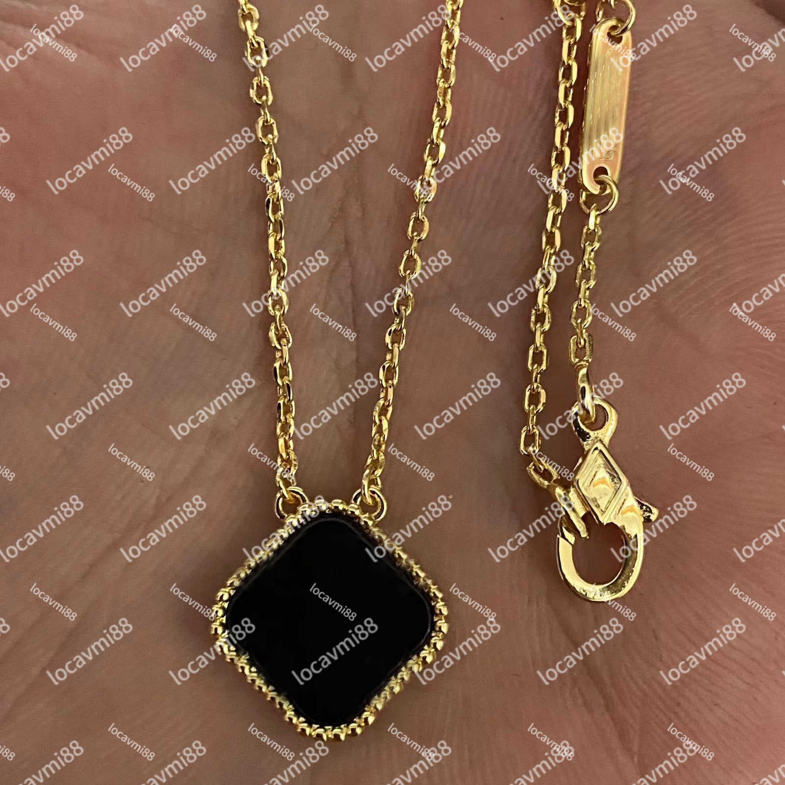 24 Colors Fashion Classic 4/Four Leaf Clover Charm Pendant Necklaces diamond Bangle Chain 18K Gold Agate Shell Mother-of-Pearl for Women&Girls Jewelry gift link2
24 Colors Fashion Classic 4/Four Leaf Clover Charm Pendant Necklaces diamond Bangle Chain 18K Gold Agate Shell Mother-of-Pearl for Women&Girls Jewelry gift link2