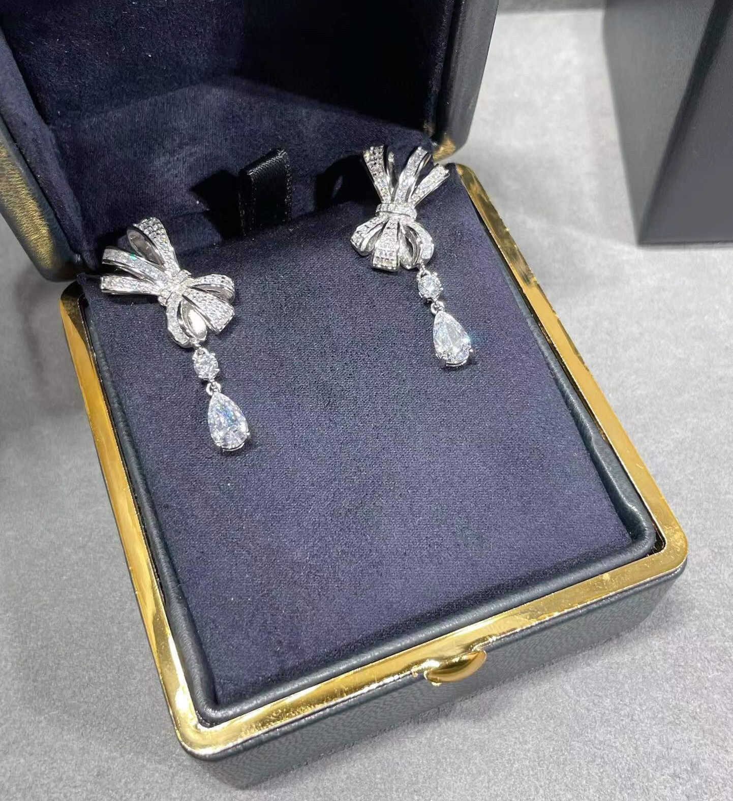 Women's Crystal Tilda Bow Knot Dangle Earrings 925 Sterling Silver Zircon Bow Earring Wedding Jewelry Water Drop Tassel Design
