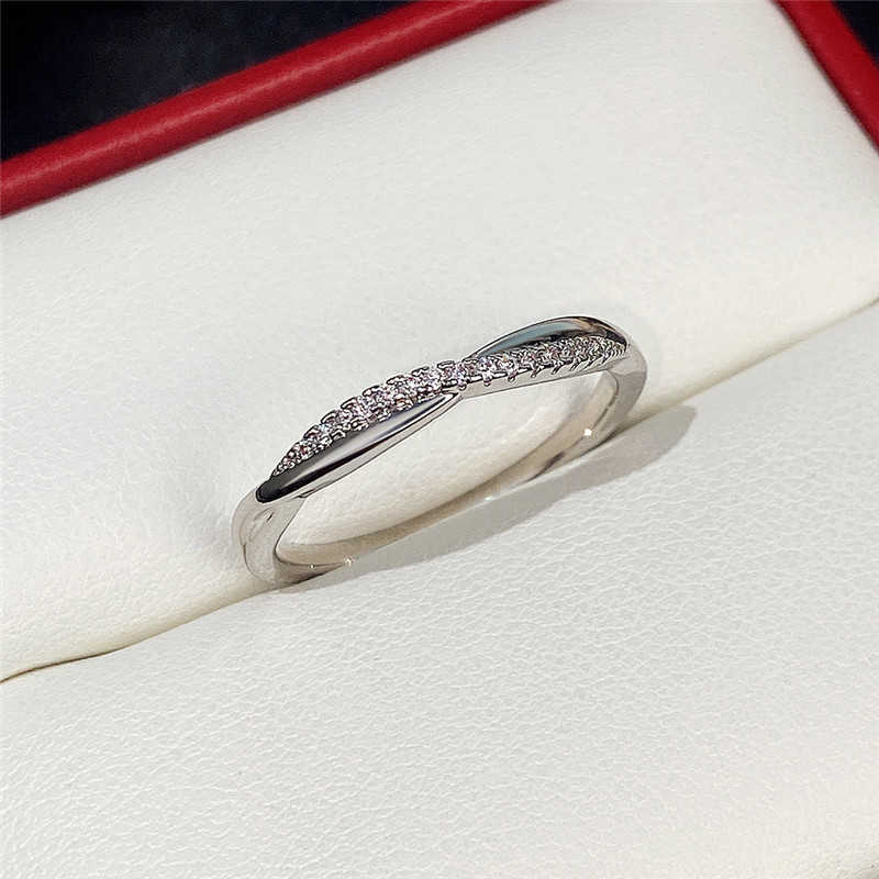 Solitaire Ring Huitan Fashion Contracted Design Women's with Brilliant White Cubic Zirconia Wedding Party Daily Wearable Statement Jewelry Y2302