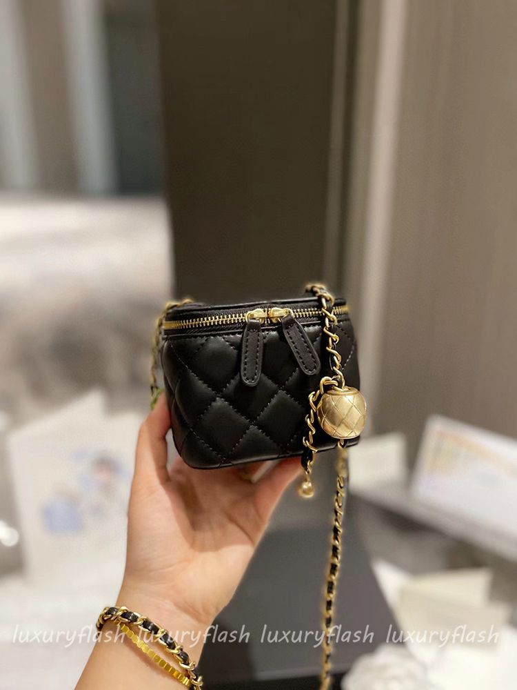 2023 New Women Crossbody Bags Shoulder Handbags Designer Luxury Mini Portable Box Cosmetic Lipstick Bag Sheepskin Black Fashion Small Purses Golden Ball Chain 11cm, Grey sheepskin
2023 New Women Crossbody Bags Shoulder Handbags Designer Luxury Mini Portable Box Cosmetic Lipstick Bag Sheepskin Black Fashion Small Purses Golden Ball Chain 11cm, Grey sheepskin