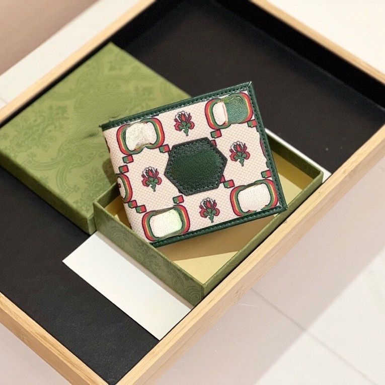 Brand Designer Change Purse Card pack Handbag New Ins Popular Long Wallet Fashion Green Letter Printing Short Zero Gift for Men and Women Factory Direct Sale, Gift box packing
Brand Designer Change Purse Card pack Handbag New Ins Popular Long Wallet Fashion Green Letter Printing Short Zero Gift for Men and Women Factory Direct Sale, Gift box packing