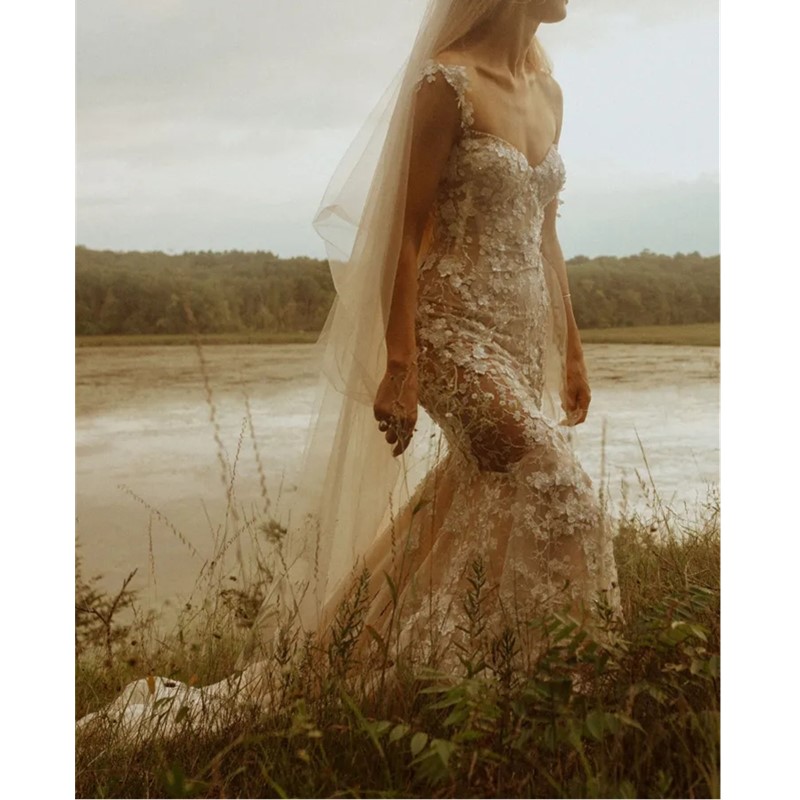 Lace Appliqued Wedding Dresses A Line Off The Shoulder Bridal Gowns Chapel Train Tulle vestido de novia