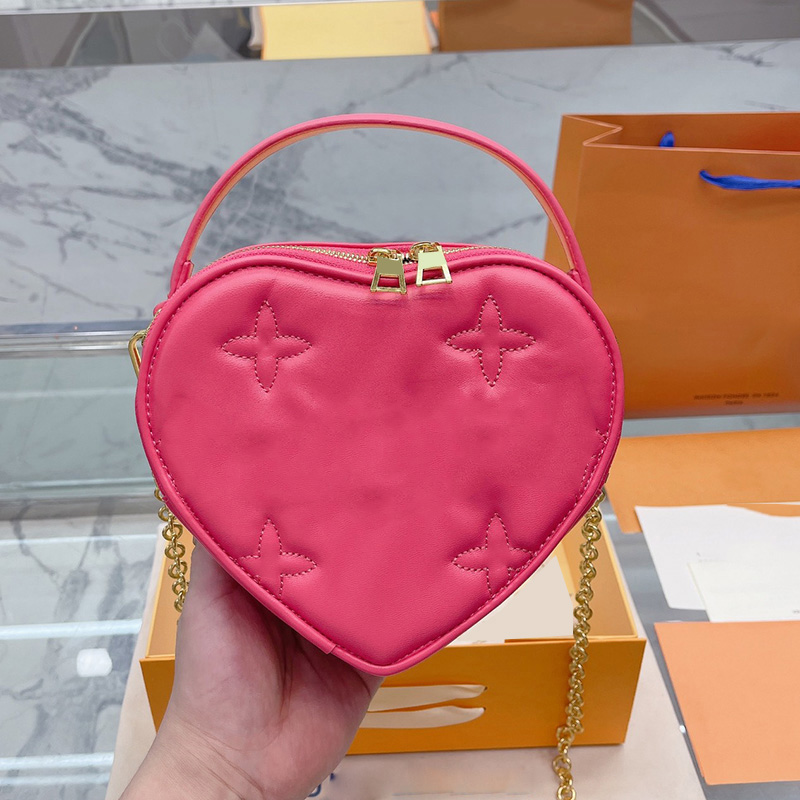 Womens Valentine Love Style Vanity Bags Cosmetic Case With Top Handle Totes Gold Metal Chain Crossbody Shoulder Heart Mini Zipper 3 Colors Flower Handbags 20X15CM, Box
Womens Valentine Love Style Vanity Bags Cosmetic Case With Top Handle Totes Gold Metal Chain Crossbody Shoulder Heart Mini Zipper 3 Colors Flower Handbags 20X15CM, Box