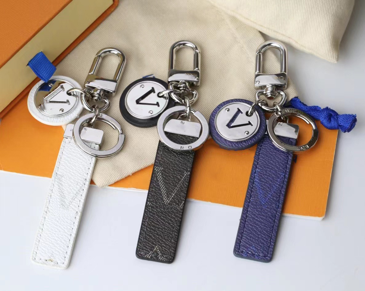 Luxury keychains designer keychain Letters designer leather keychain Women jewelry Keyring Bags Pendant Car Key very good gift