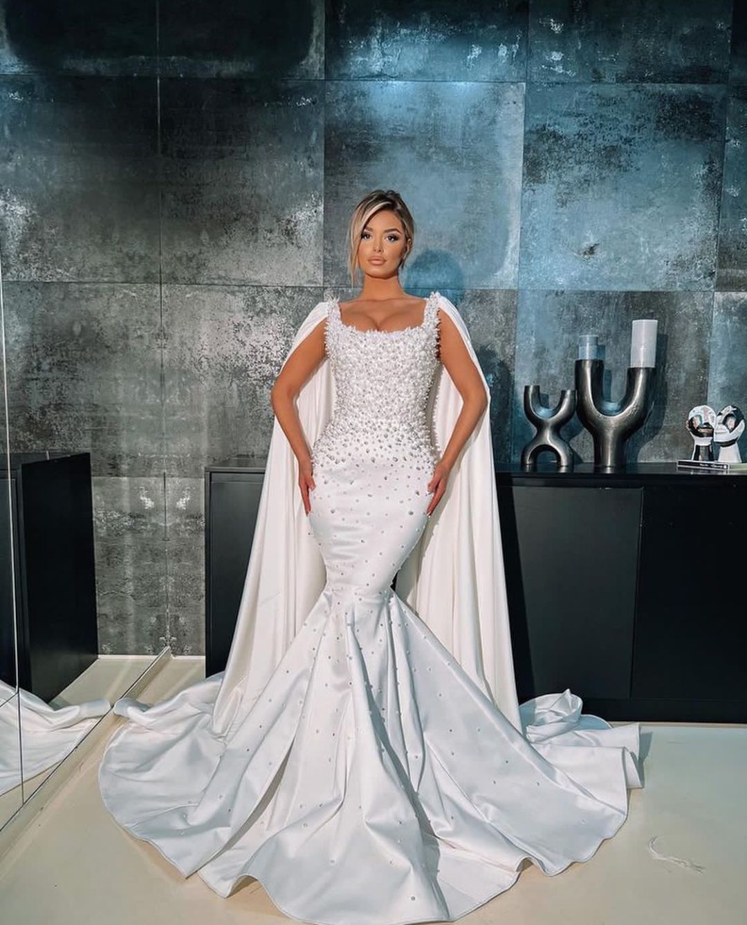 Mermaid Wedding Dresses Sleeveless Bateau Straps Cape Satin Appliques Sequins Pearls Beaded Trumpet Train or Length Plus Size Bridal Gowns abiti da sp