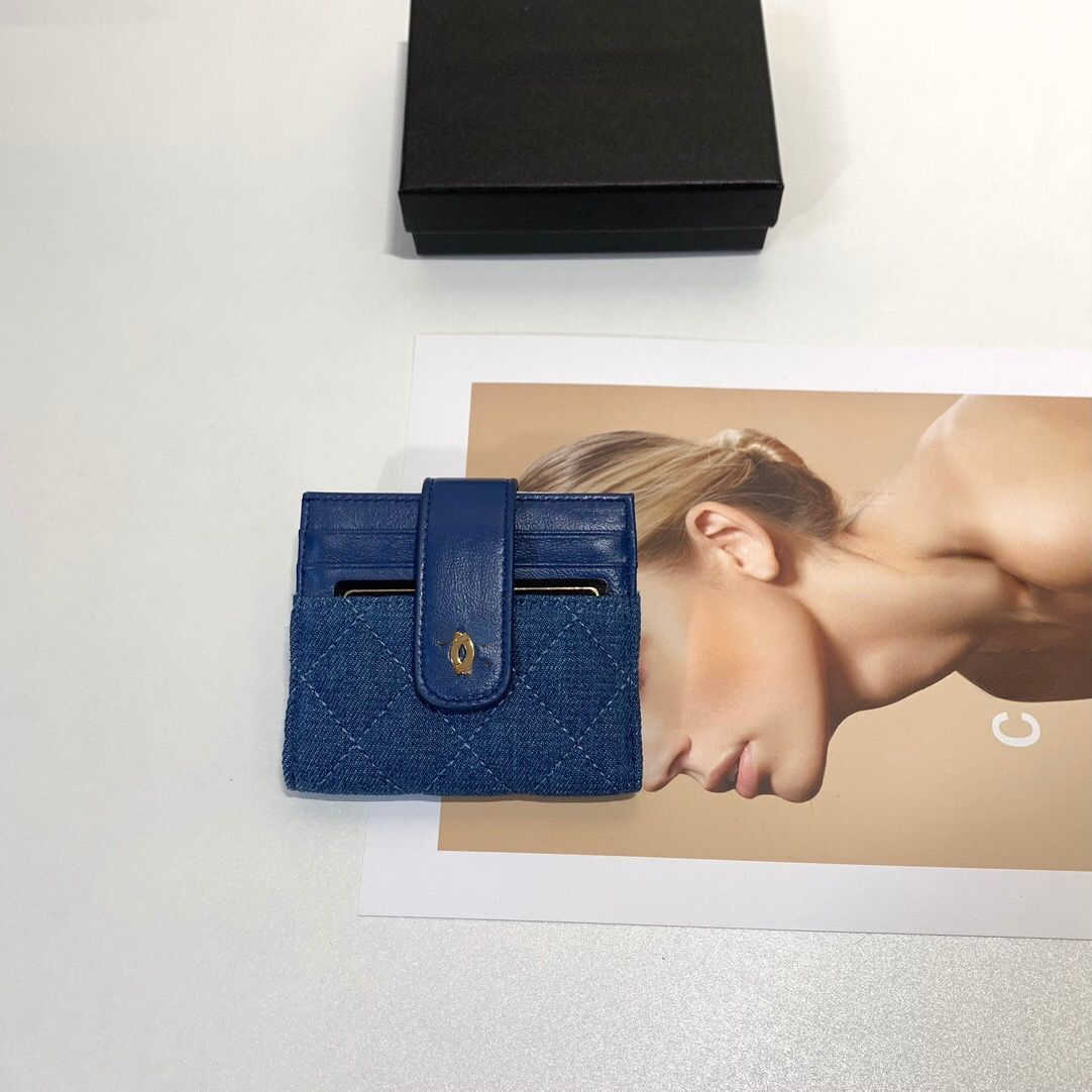 Brand Designer Change Purse Card pack Handbag 2023 New Leather Women's Purse Small Ringer lattice Card Bag Retro Multi-function Wallet Factory Direct Sale, Gift box packing
Brand Designer Change Purse Card pack Handbag 2023 New Leather Women's Purse Small Ringer lattice Card Bag Retro Multi-function Wallet Factory Direct Sale, Gift box packing