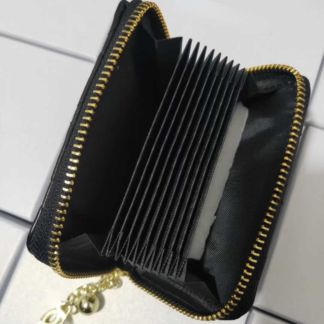 Brand Designer Change Purse Card pack Handbag 2023 New Fashion brand coins bags Classic Short Style Organ Cards Bag Purses Factory Direct Sale, Gold
Brand Designer Change Purse Card pack Handbag 2023 New Fashion brand coins bags Classic Short Style Organ Cards Bag Purses Factory Direct Sale, Gold