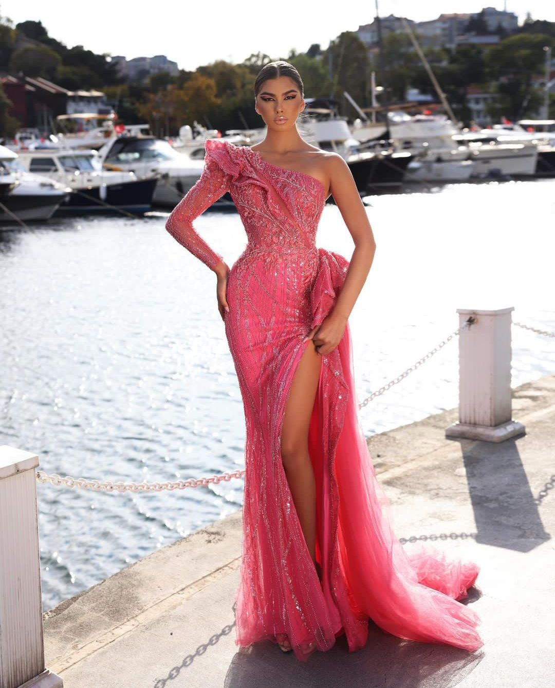 Pink A-line Evening Dresses One Long Sleeve V Neck Shiny Beaded Appliques Sequins Floor Length Celebrity Lace Side Slit Formal Prom Dresses Gowns Part