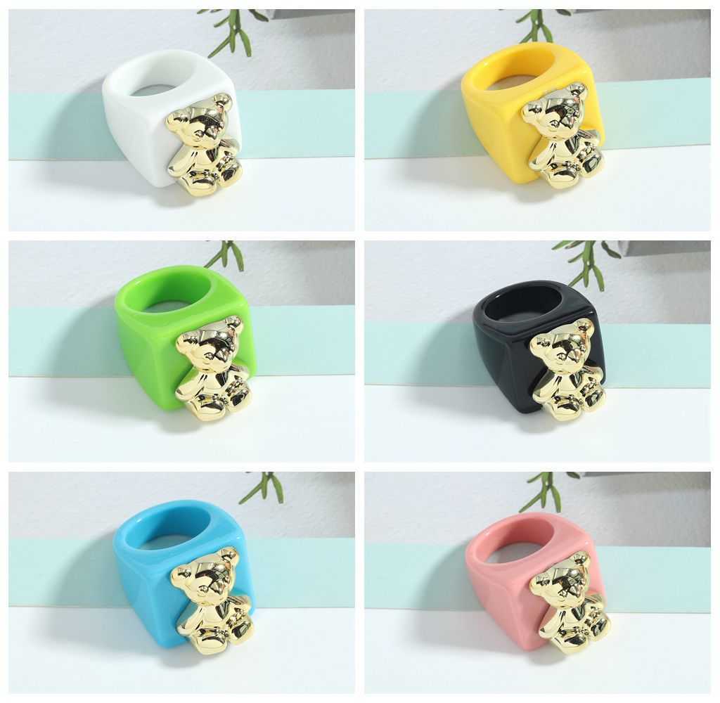 Solitaire Ring 2022 New INS Cute Cartoon Resin Acrylic Bear Metal Rings For Women Girl Candy Color Aesthetic Square Wholesale Jewelry Y2302