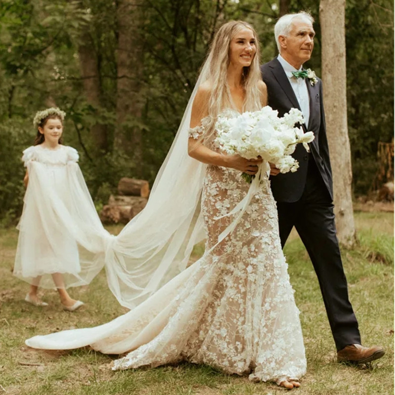 Lace Appliqued Wedding Dresses A Line Off The Shoulder Bridal Gowns Chapel Train Tulle vestido de novia