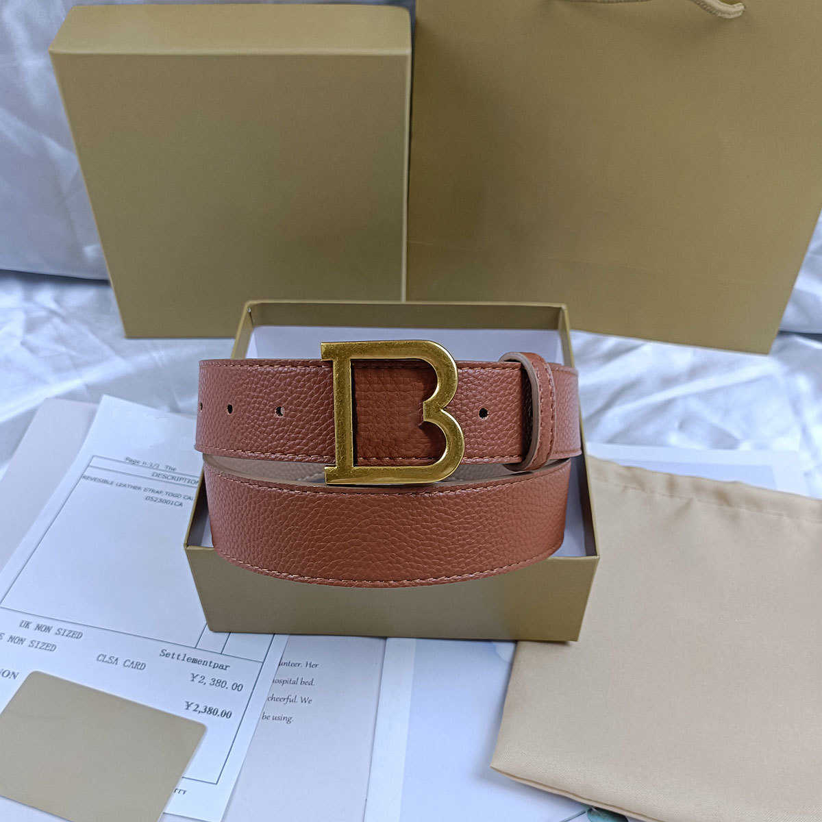 Fashion brand belt Men's designer luxury women's belts letter B buckle simple classic Lychee pattern light luxury belt 3.8cm width casual business accessories, As pic
Fashion brand belt Men's designer luxury women's belts letter B buckle simple classic Lychee pattern light luxury belt 3.8cm width casual business accessories, As pic