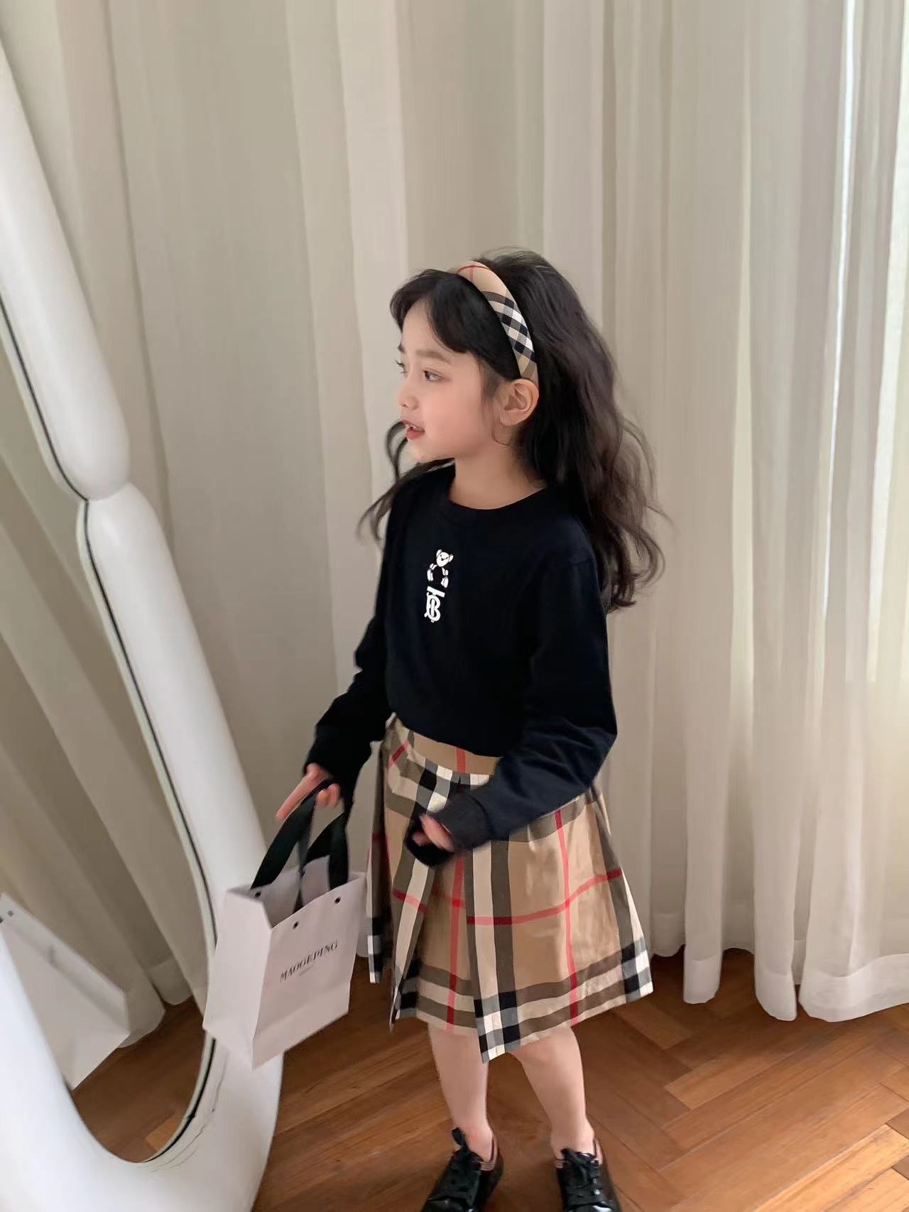 poster girl dress kid fashion summer clothe set plaid design child designer clothing sets 100-160 cm
poster girl dress kid fashion summer clothe set plaid design child designer clothing sets 100-160 cm