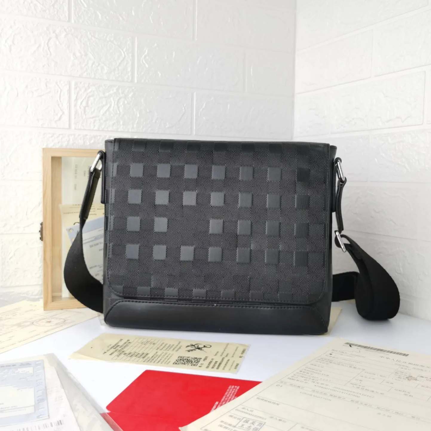 5A Genuine Leather Classic Luxury Designer Bag Purse Men Shoulder Bags Handbag Clutch Tote Messenger Shopping Postman black leather plaid crossbody bag, Nothing
5A Genuine Leather Classic Luxury Designer Bag Purse Men Shoulder Bags Handbag Clutch Tote Messenger Shopping Postman black leather plaid crossbody bag, Nothing