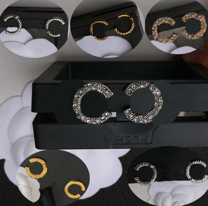 6style 18K Gold Plated Luxury Designers C Letters Stud Geometric Women 925 Silver Crystal Rhinestone Earring Wedding Party Jewerlry
6style 18K Gold Plated Luxury Designers C Letters Stud Geometric Women 925 Silver Crystal Rhinestone Earring Wedding Party Jewerlry