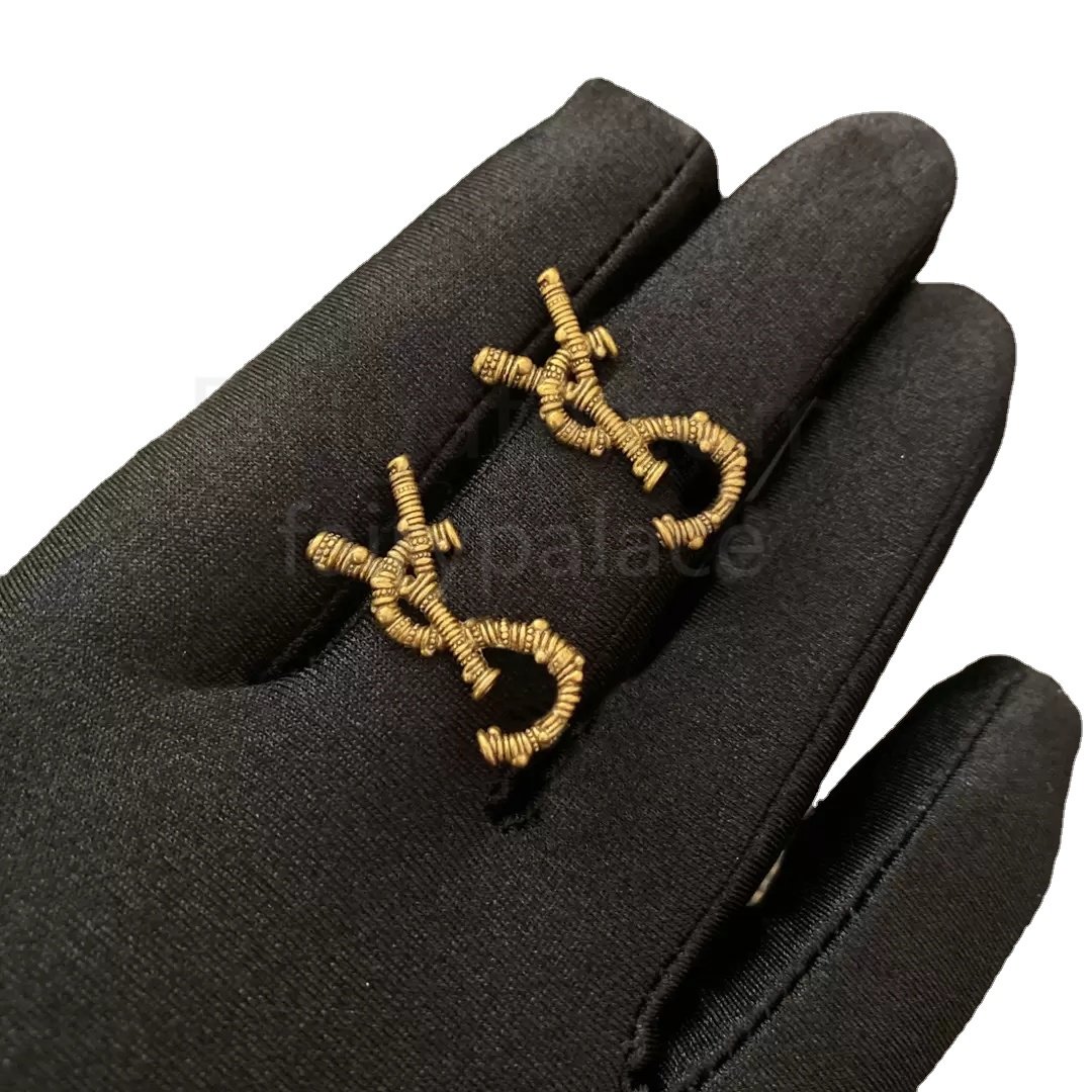 Designer Earring Love Earrings for Woman Brand Simple Letters Gold Diamond Ring Lady Earrings Jewelry Ear Stud Accessory Gift
Designer Earring Love Earrings for Woman Brand Simple Letters Gold Diamond Ring Lady Earrings Jewelry Ear Stud Accessory Gift