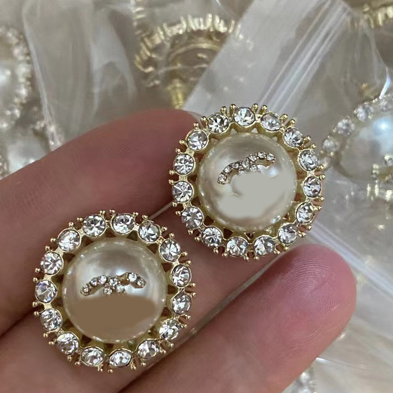 18K Gold Plated 925 Silver Luxury Brand Designers Letters Stud Flower Geometric Famous Women Round Crystal Rhinestone Pearl Earring Wedding Party Jewerlry 18 Style
18K Gold Plated 925 Silver Luxury Brand Designers Letters Stud Flower Geometric Famous Women Round Crystal Rhinestone Pearl Earring Wedding Party Jewerlry 18 Style